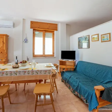 Vakantiehuis Trilocale Sole In Near The Sea - Happy